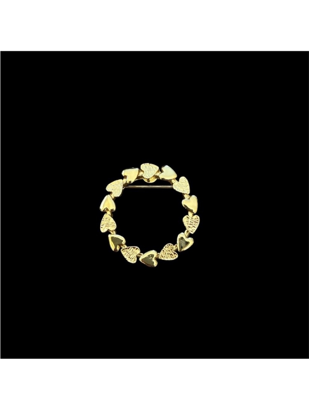 Gerry’s Circle of Hearts Gold Tone Heart Circle Vintage Brooch 1”